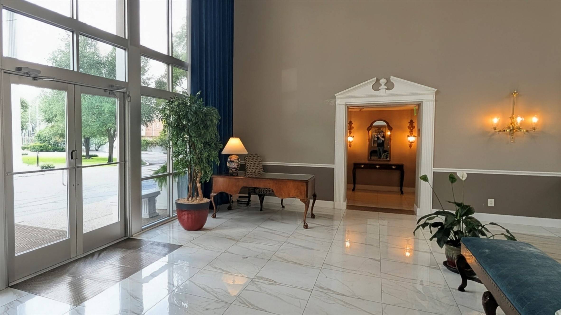 Houston, TX 77056,5050 Ambassador WAY #305