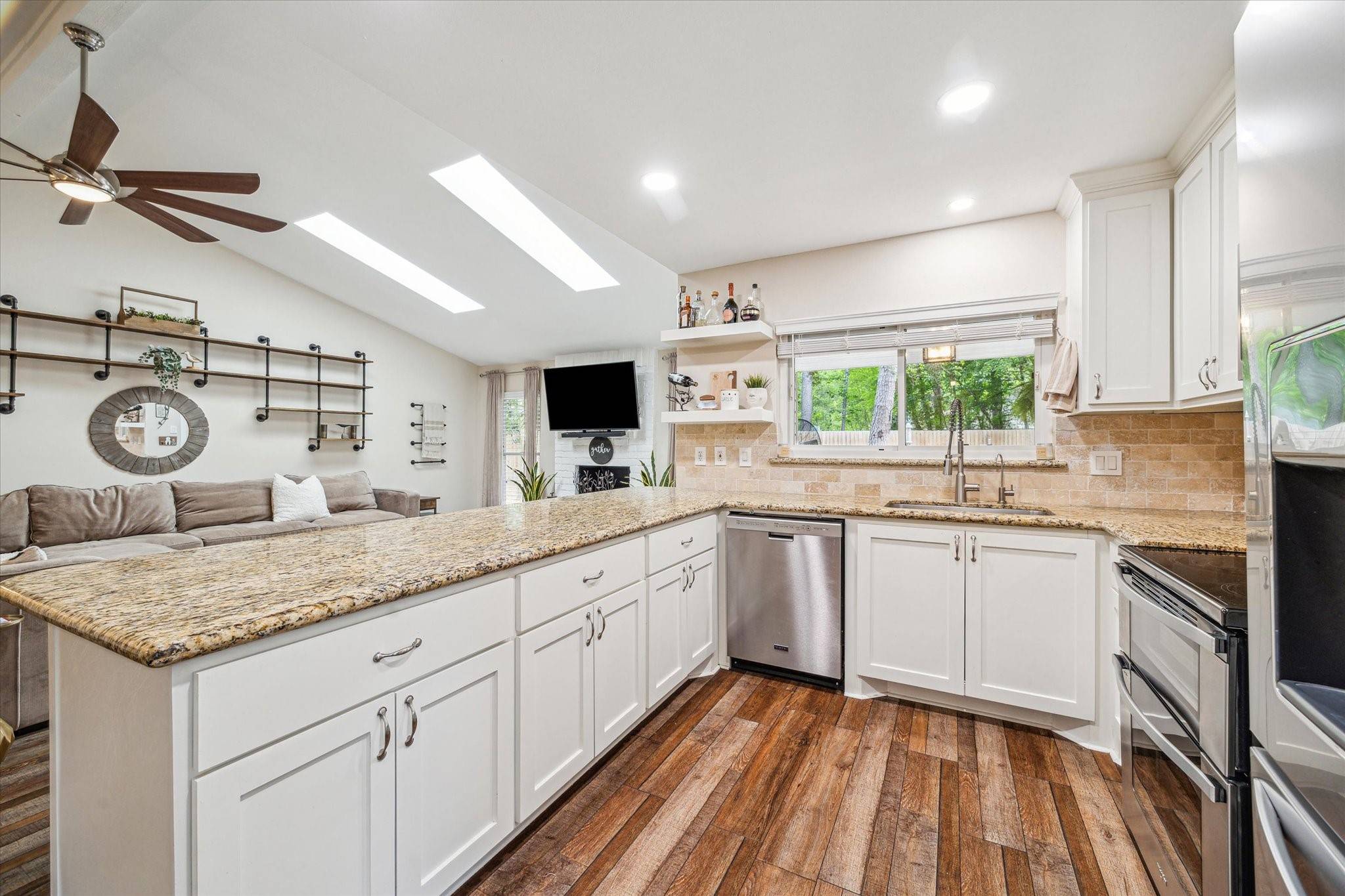 The Woodlands, TX 77380,6 Crested Tern CT