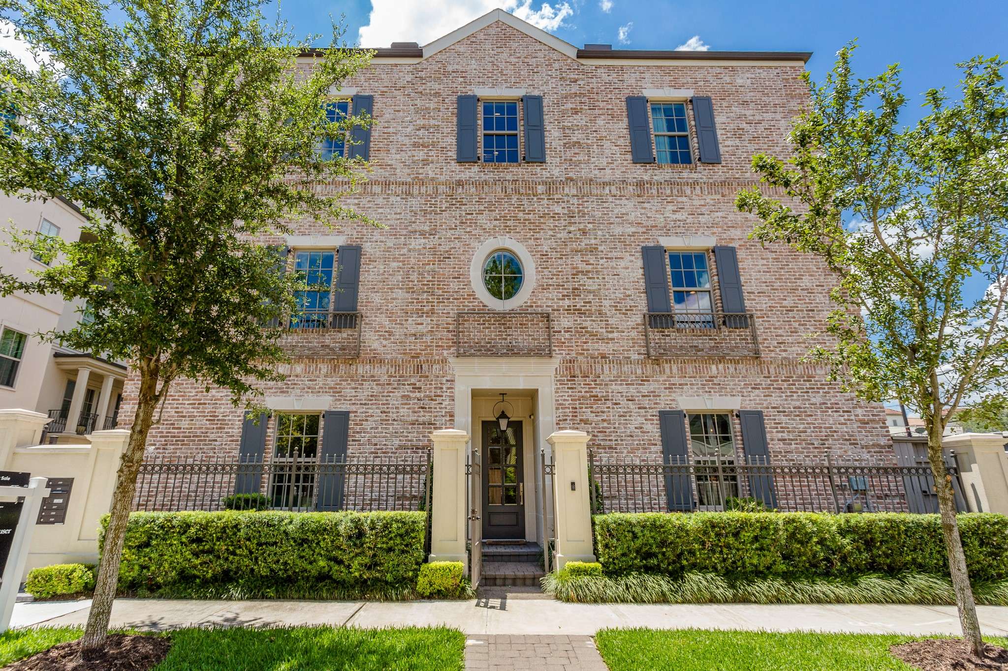 Houston, TX 77098,2321 W Main ST