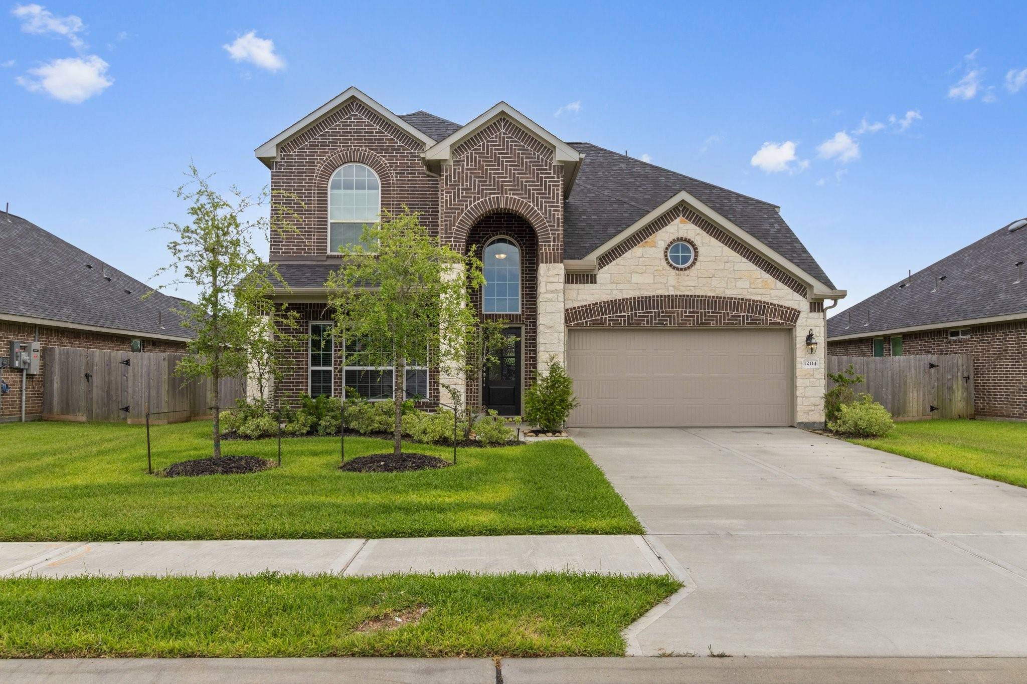 Mont Belvieu, TX 77535,12114 Champions Forest DR