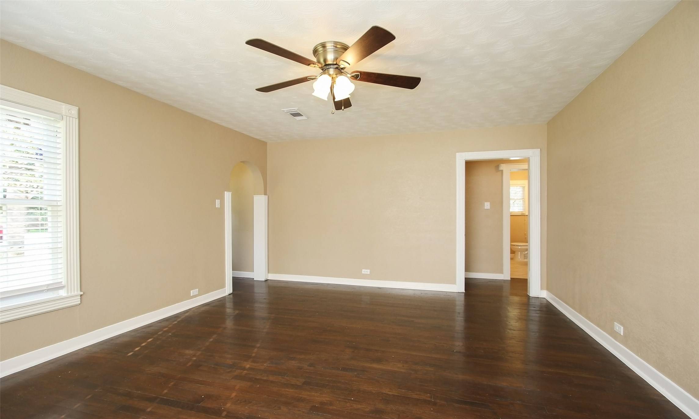 Texas City, TX 77590,811 10th AVE N