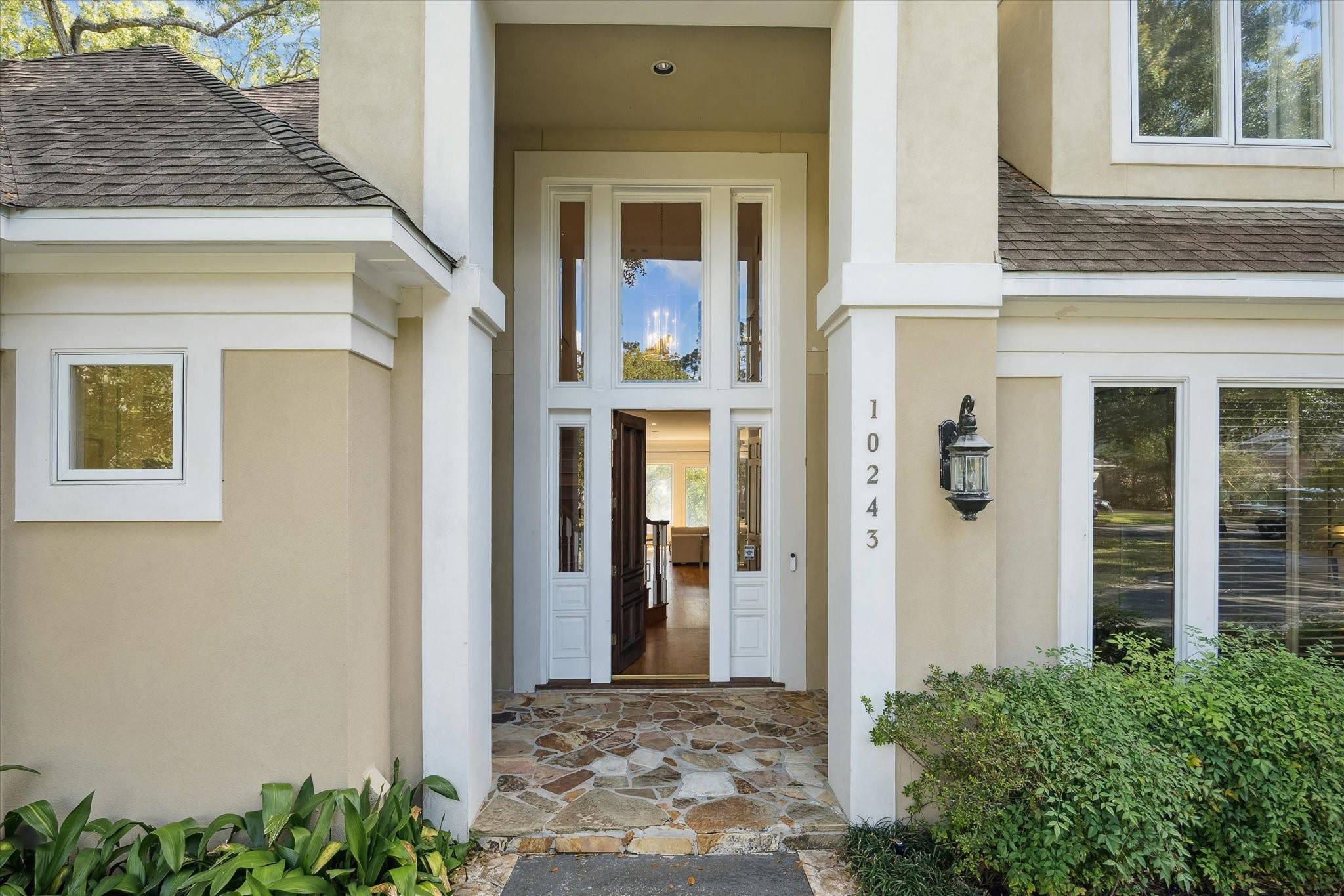 Houston, TX 77024,10243 Pineland DR