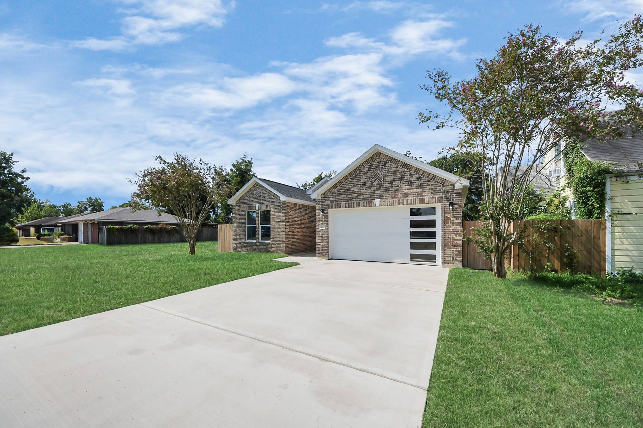 La Porte, TX 77571,406 S Iowa ST