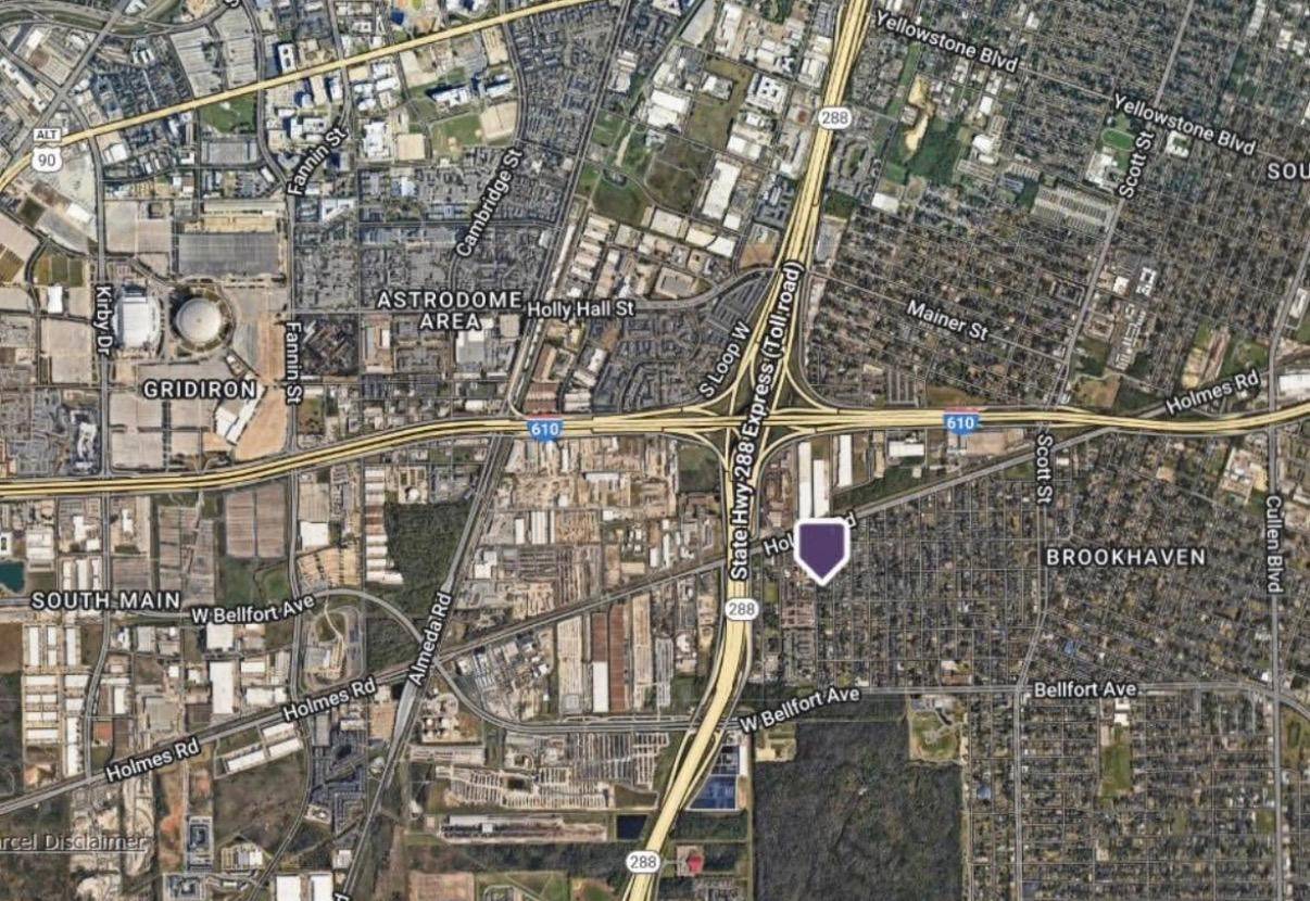 Houston, TX 77051,8121 Canyon ST