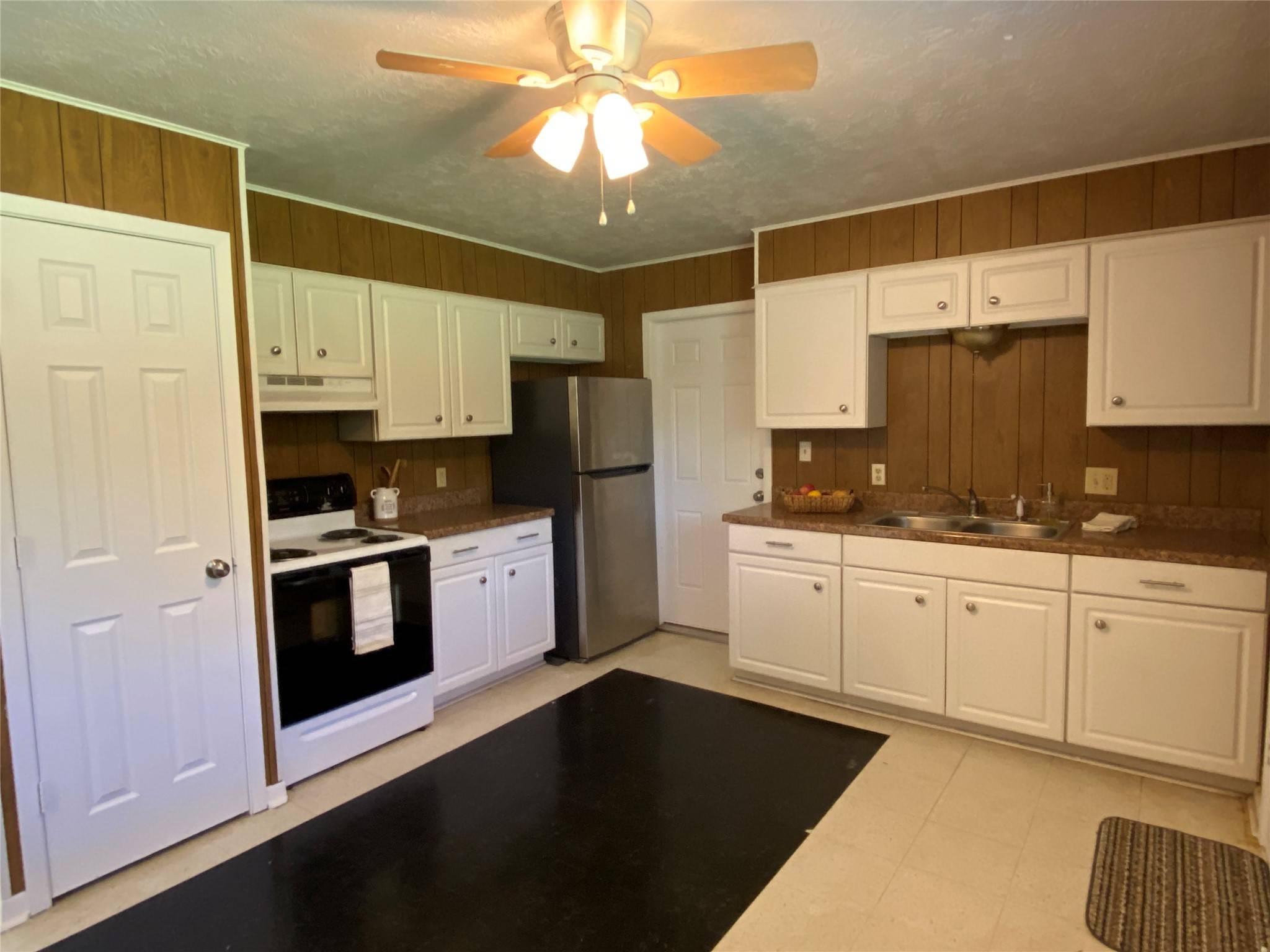 Brenham, TX 77833,1004 Mill Creek DR