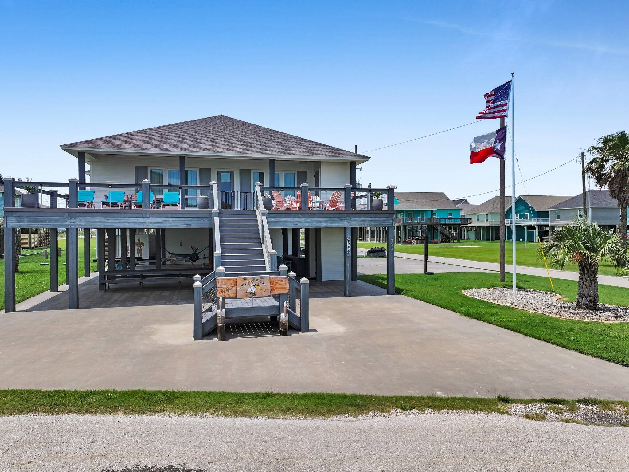 Crystal Beach, TX 77650,953 Pelican LN