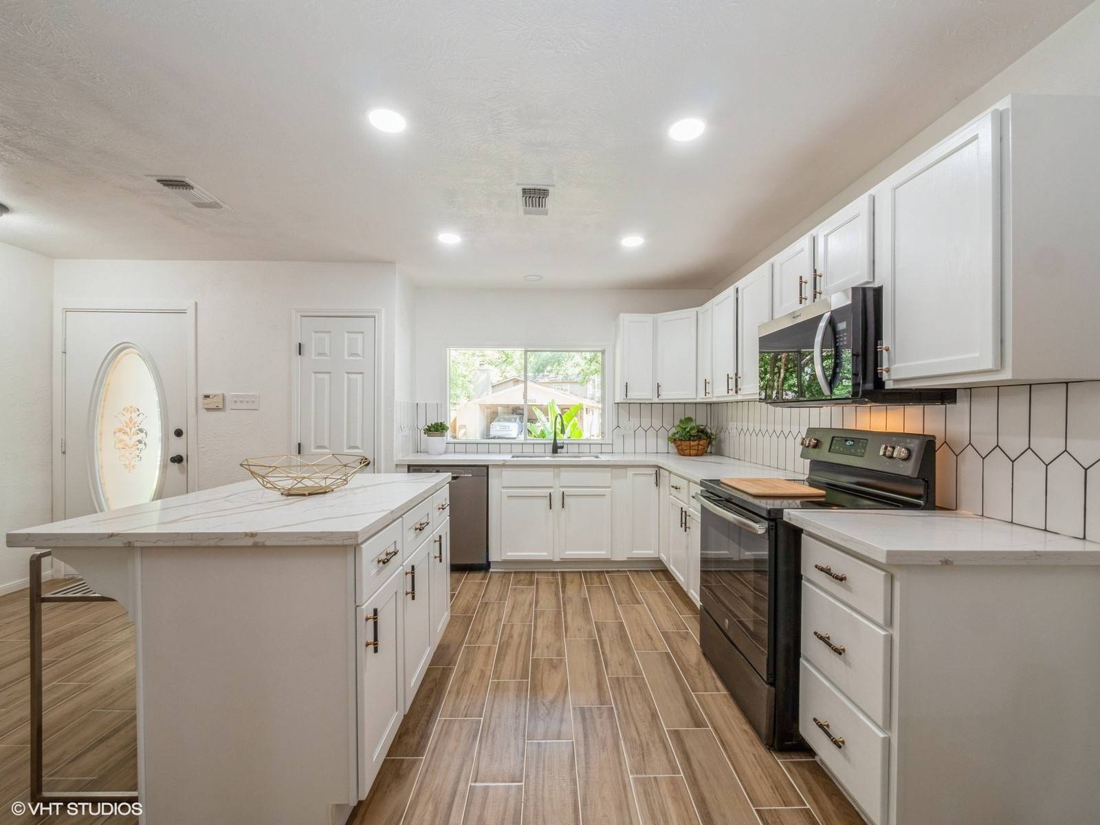 The Woodlands, TX 77380,1320 E Red Cedar CIR