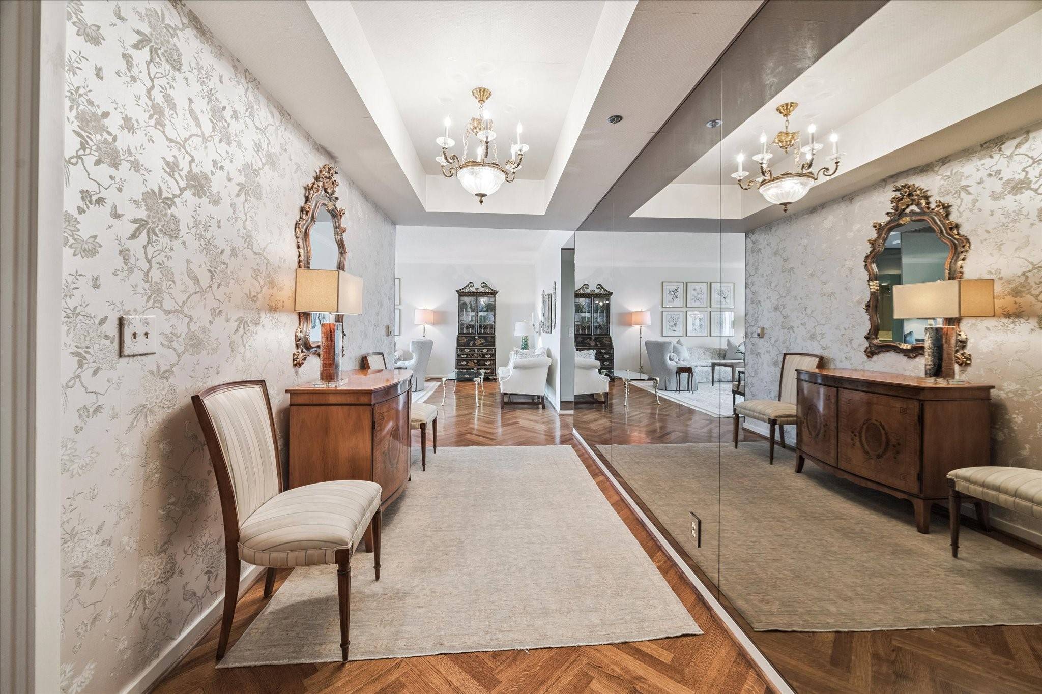 Houston, TX 77024,121 N Post Oak LN #2402