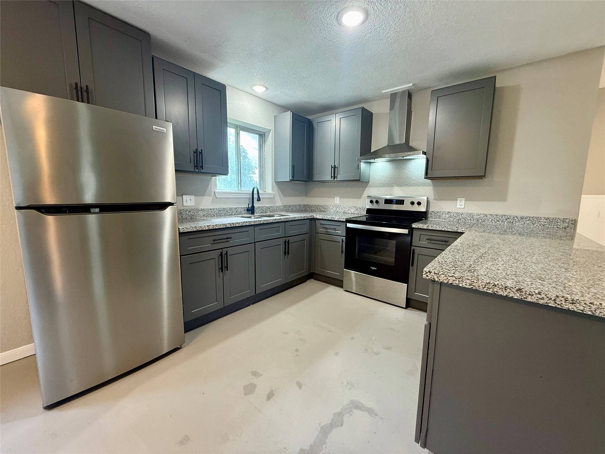Van Vleck, TX 77482,307 Second ST