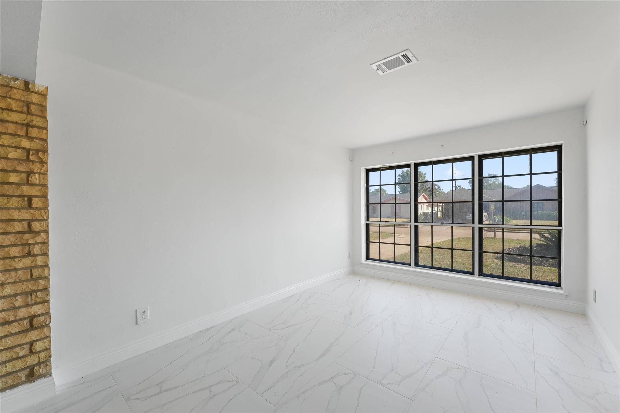 Houston, TX 77016,9711 Bertwood ST