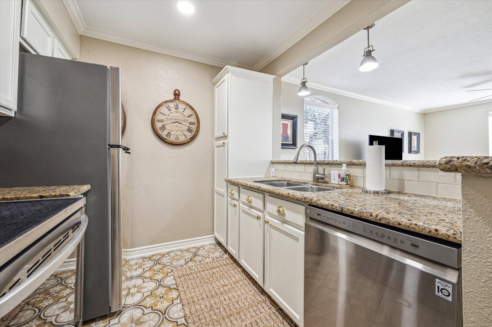 Houston, TX 77027,4649 Wild Indigo Unit 340 ST #340