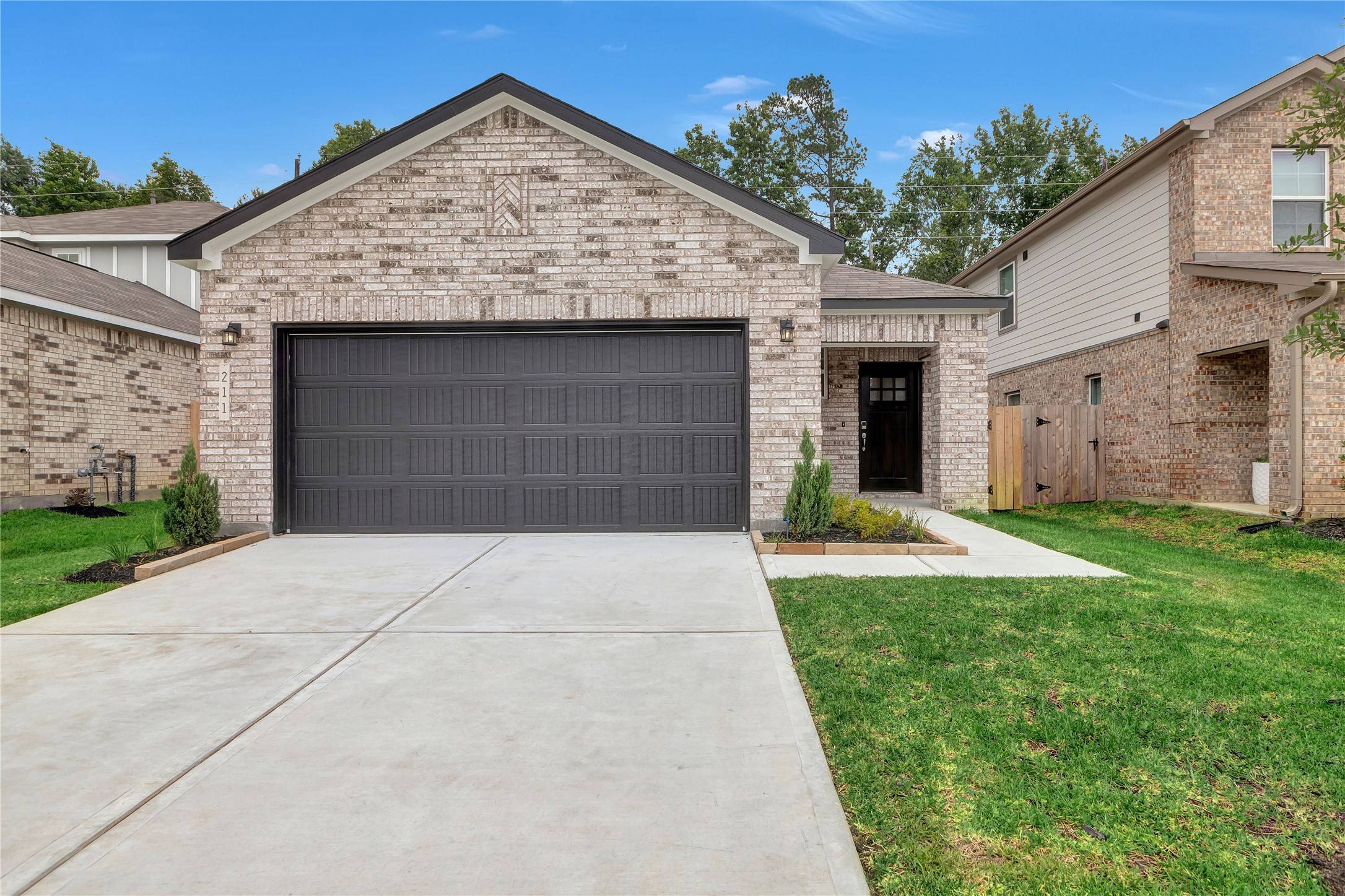 Magnolia, TX 77354,211 Intrepid Trail