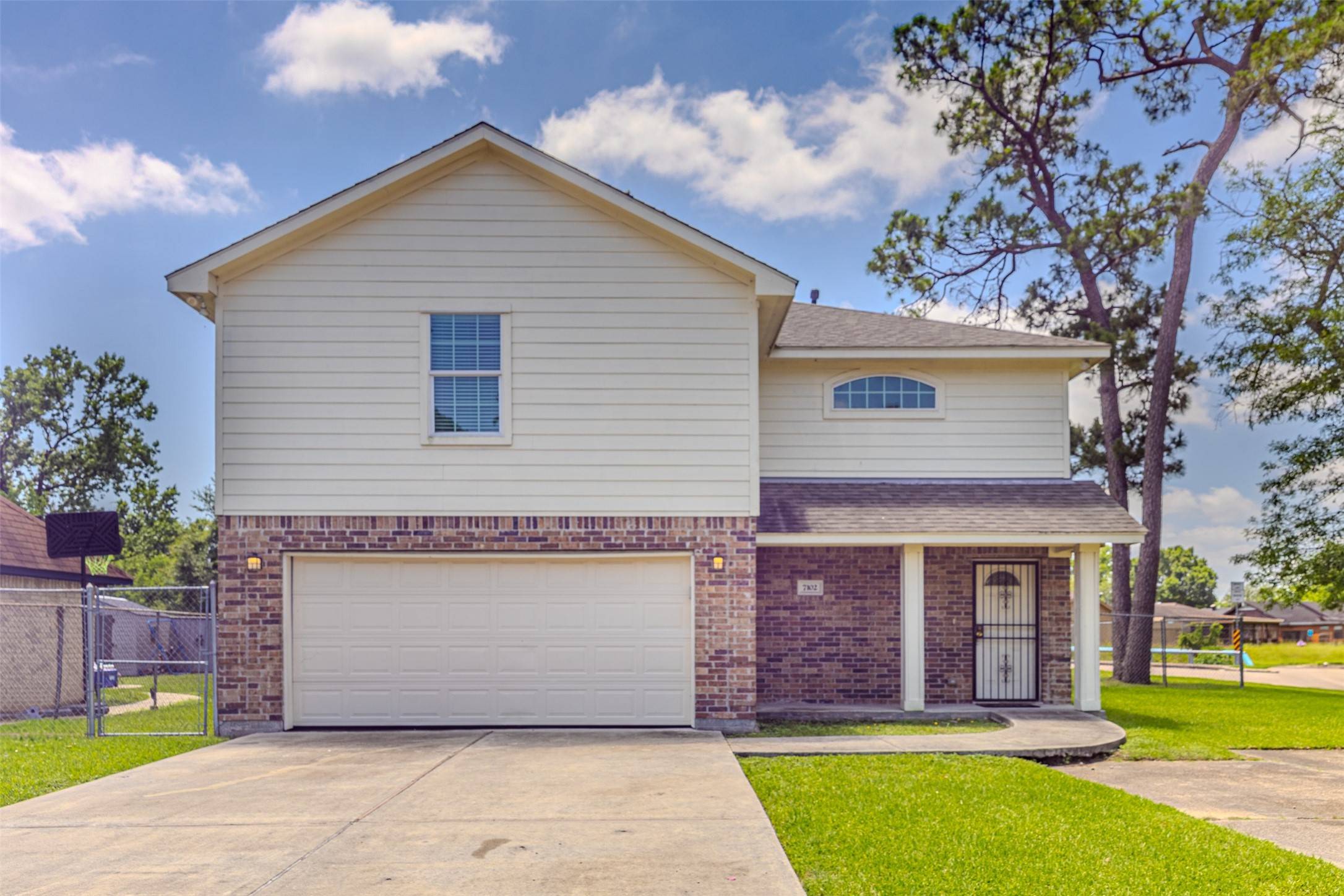 Houston, TX 77016,7102 Heath ST