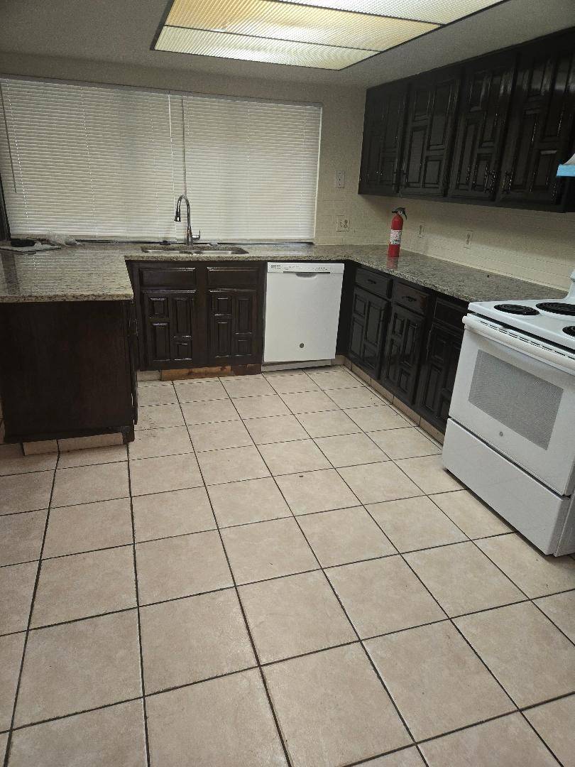 Houston, TX 77053,15803 Munson LN