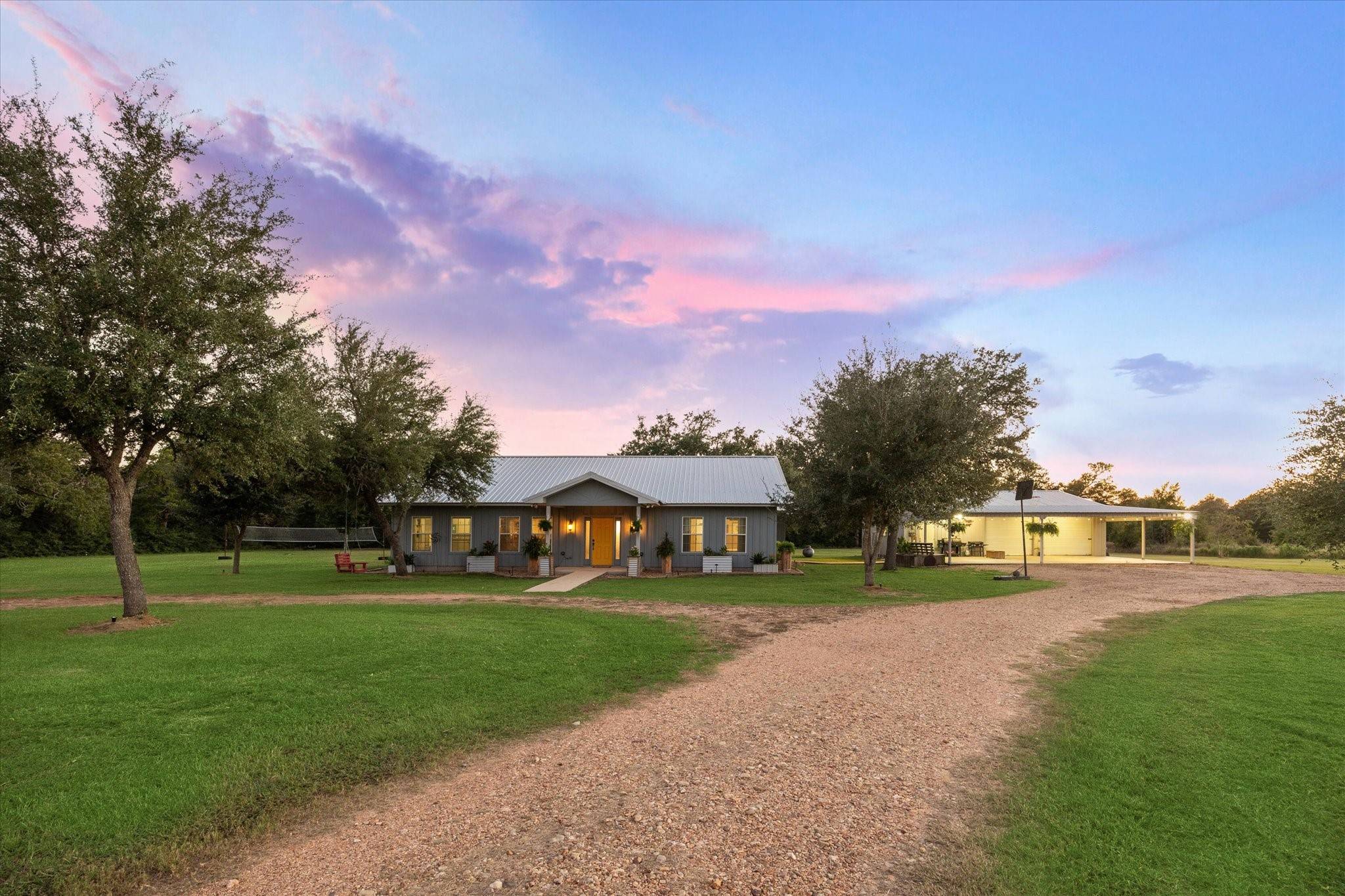 Round Top, TX 78954,2510 Round Top RD