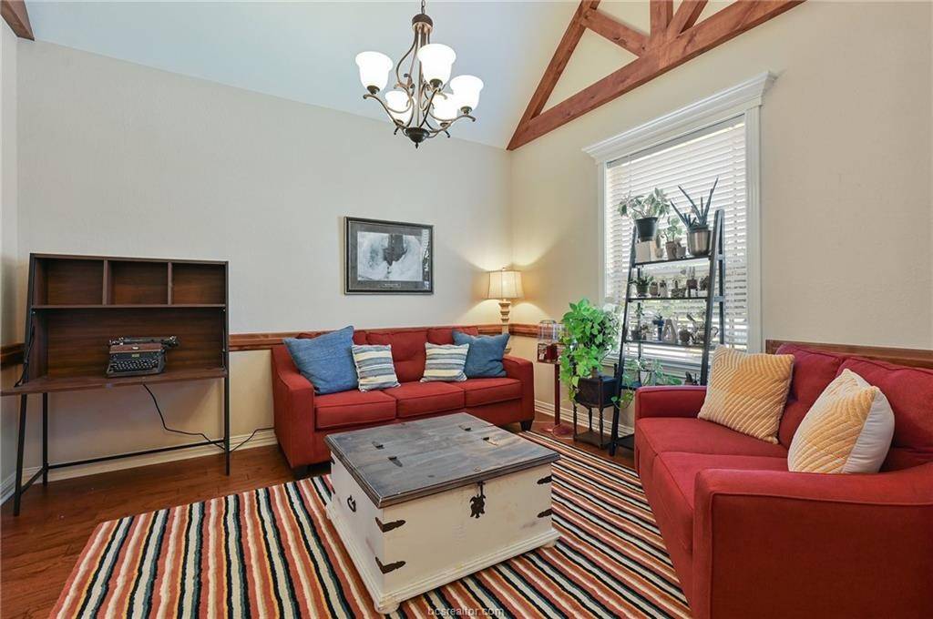 Bryan, TX 77807,2000 Cassandra CT
