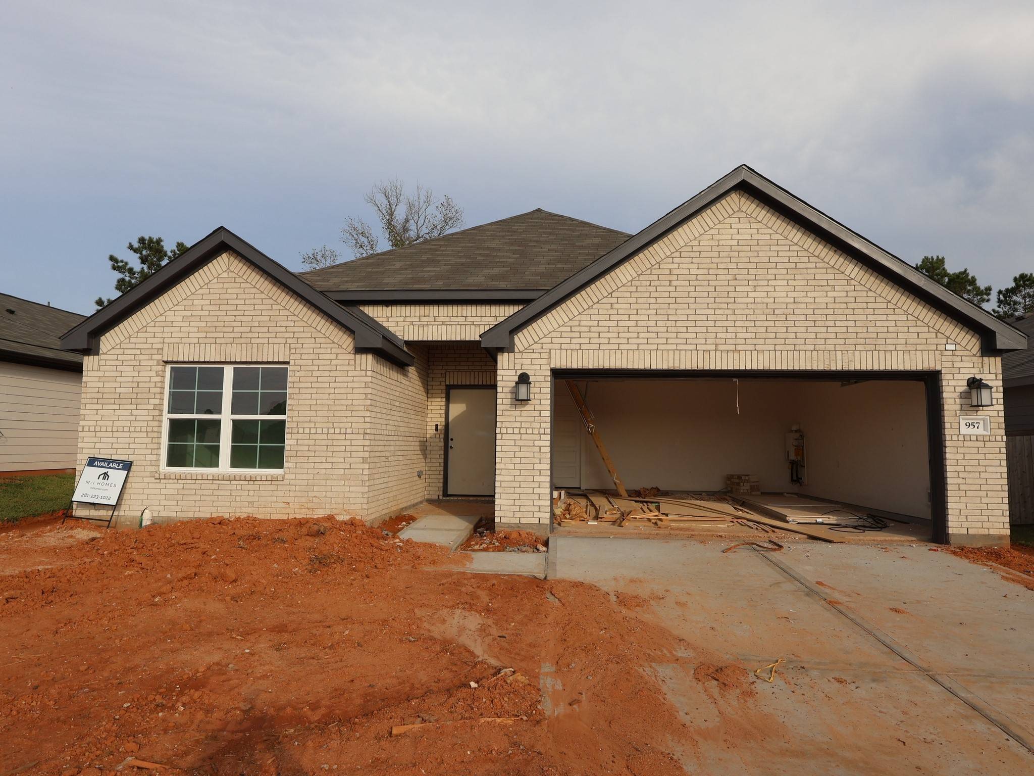 Willis, TX 77378,957 Garden Path DR