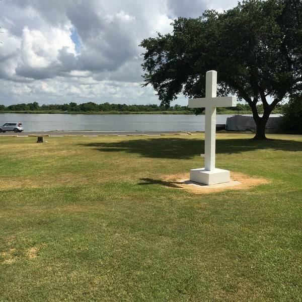 Port Neches, TX 77651,2305 8th ST