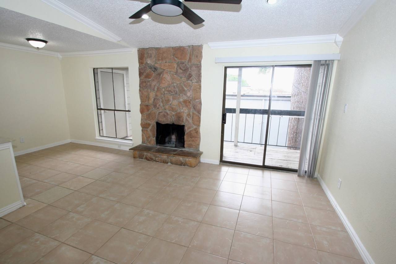 Houston, TX 77090,17331 Red Oak DR #B22