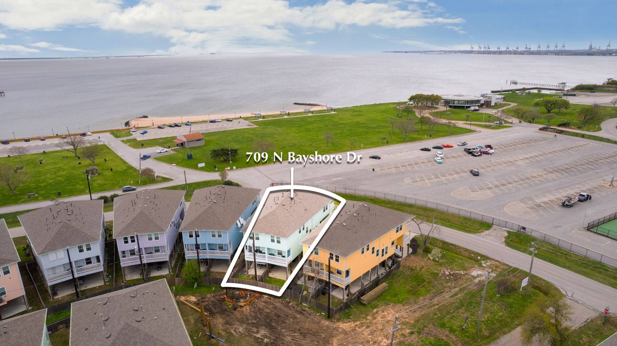 La Porte, TX 77571,709 N Bayshore DR