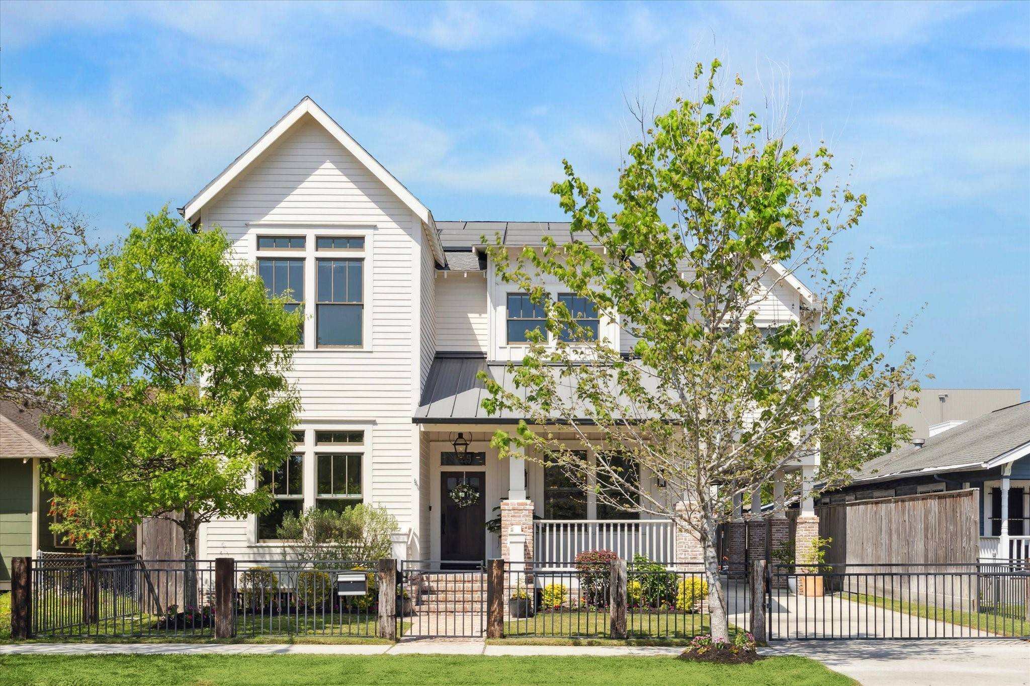 Houston, TX 77008,725 E 10th ST