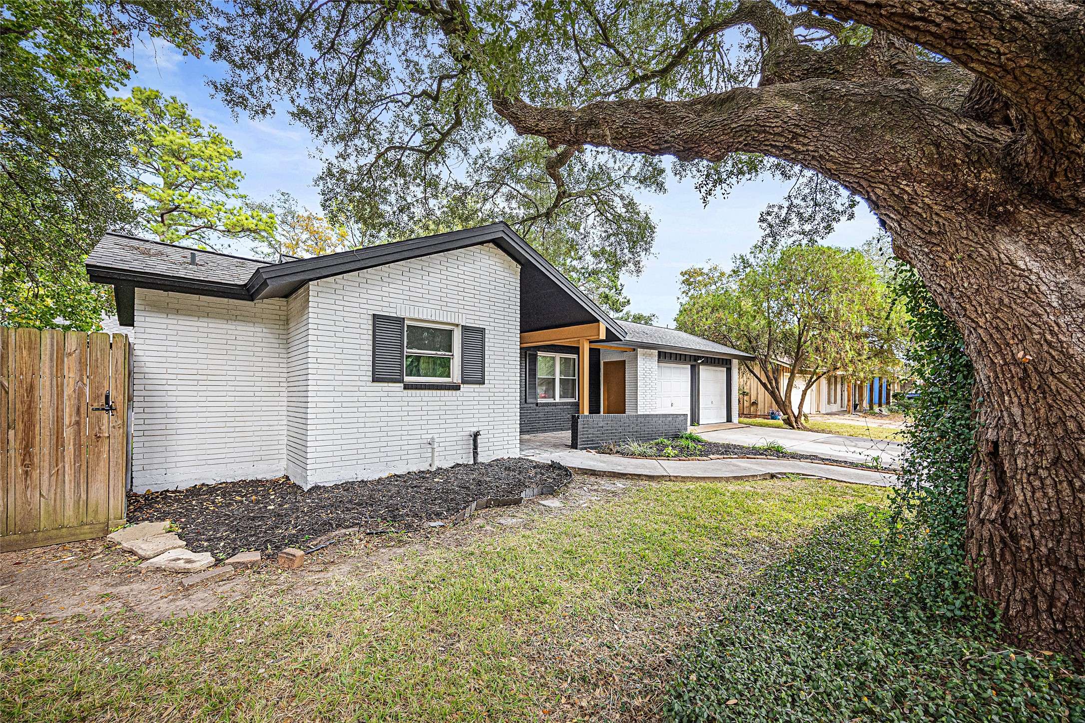 La Porte, TX 77571,10259 Old Orchard RD