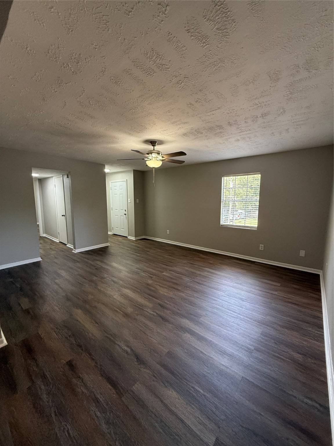 Cleveland, TX 77327,503 Park LN #4