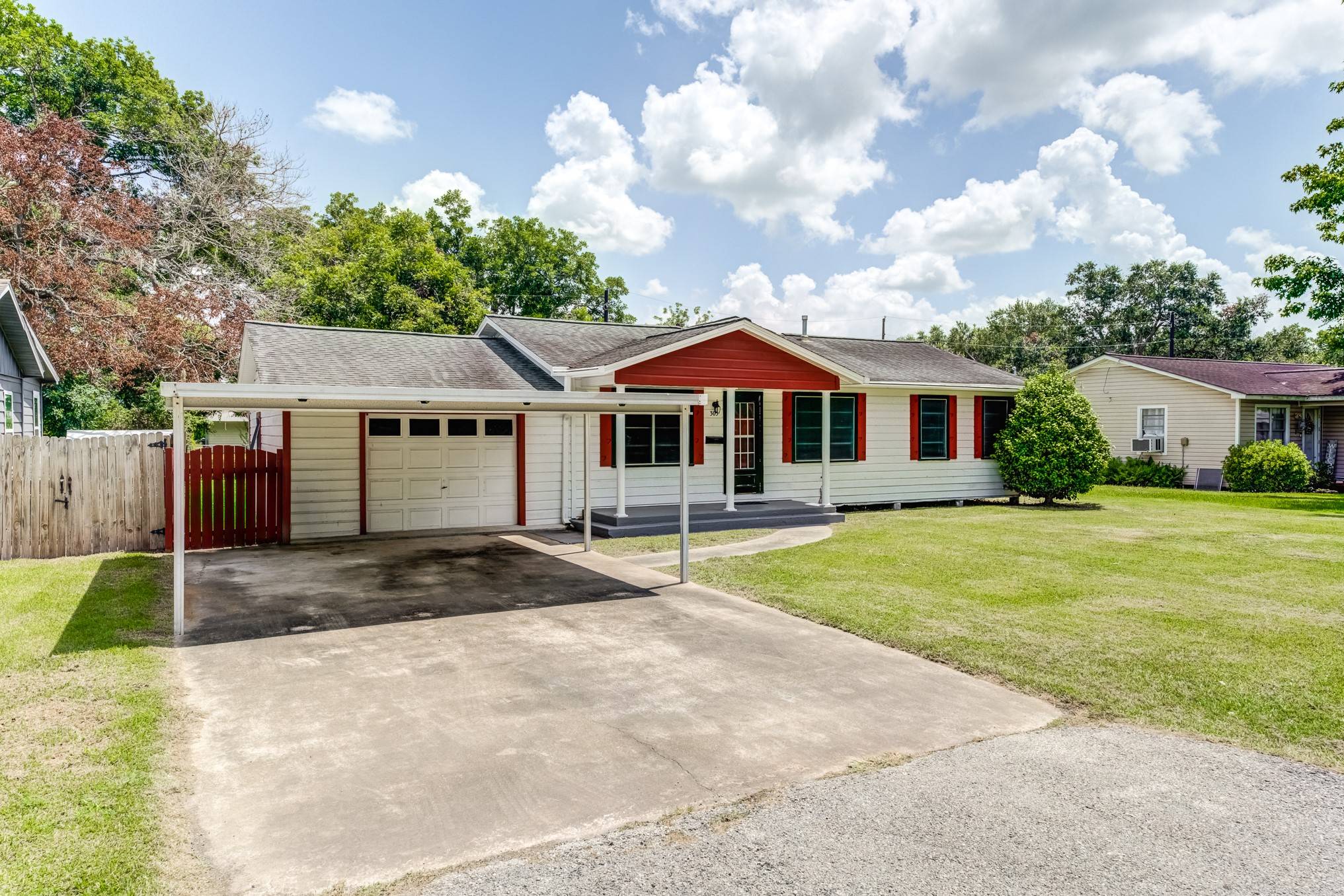 Sweeny, TX 77480,305 Yaupon ST