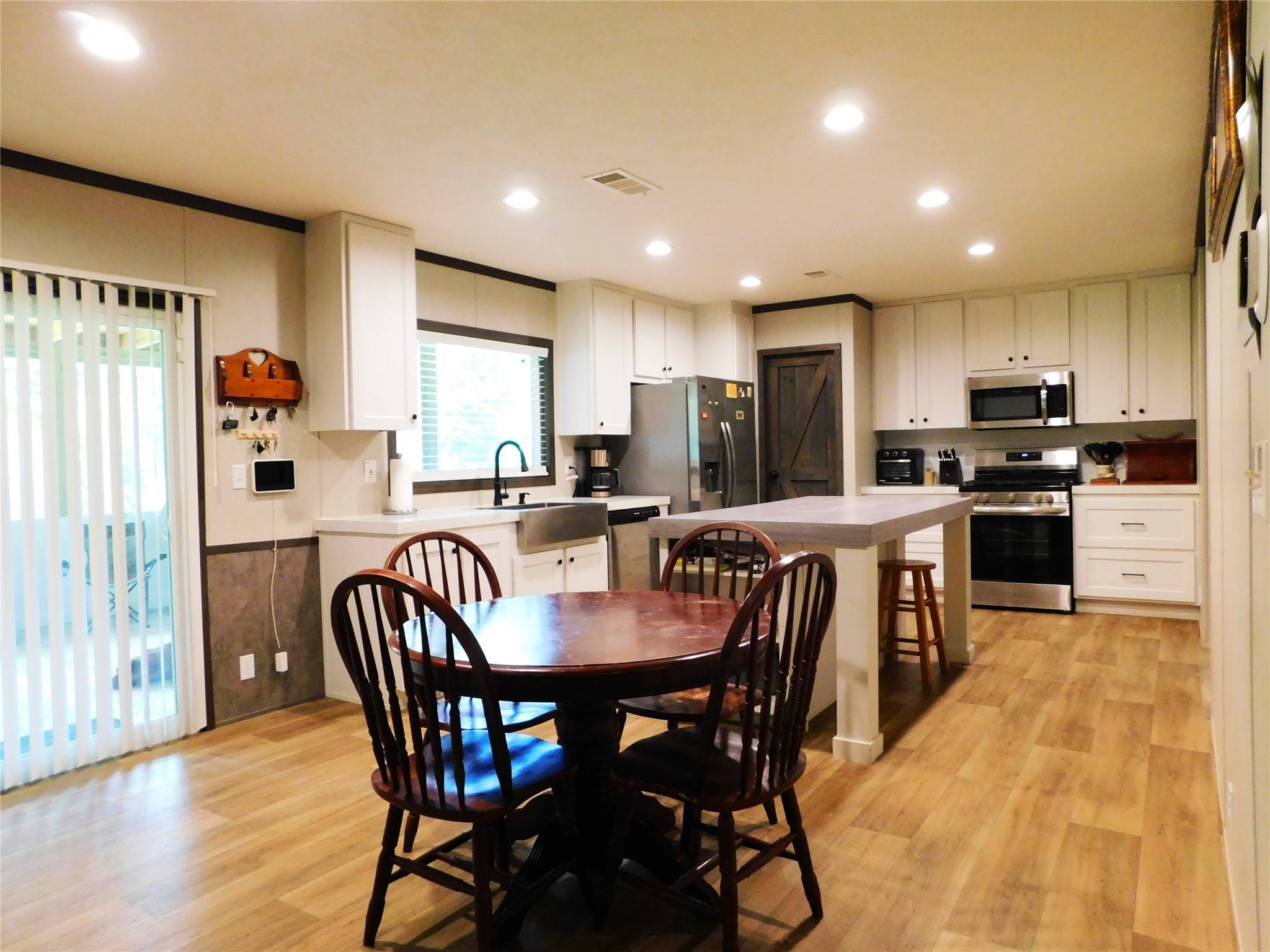 Bronson, TX 75930,1305 Boyd RD