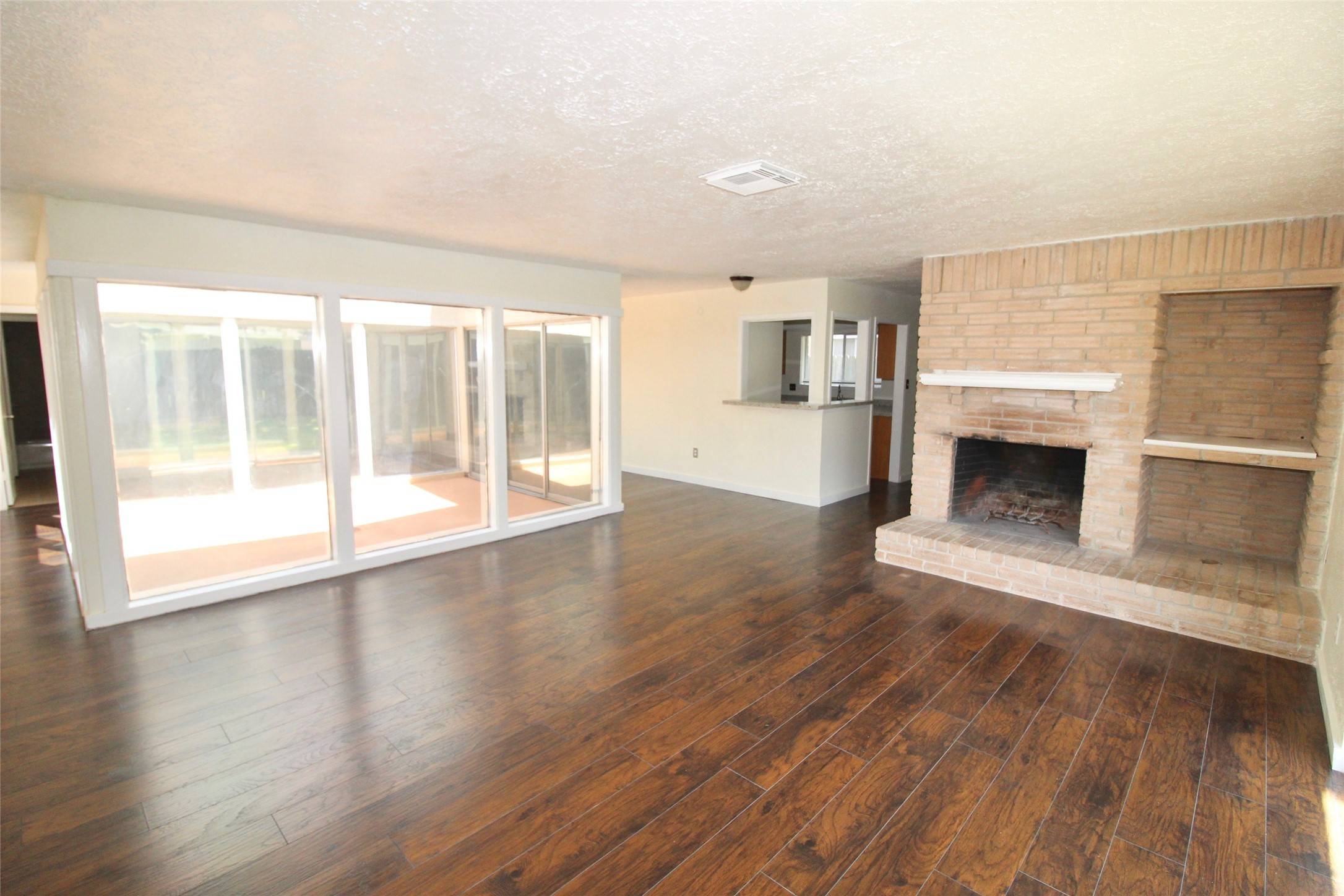 Sugar Land, TX 77498,10402 Gulfstream LN