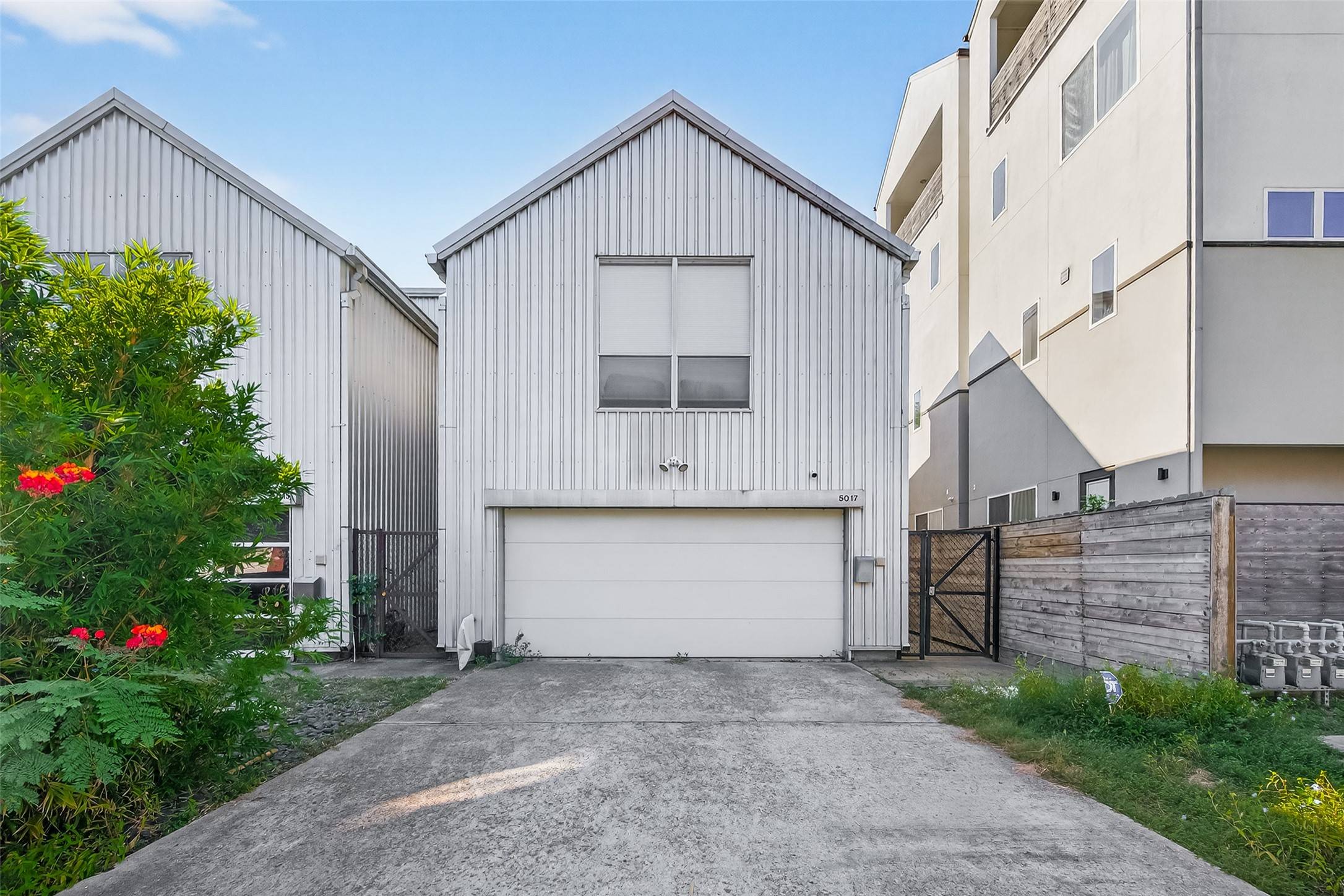 Houston, TX 77007,5017 Floyd ST