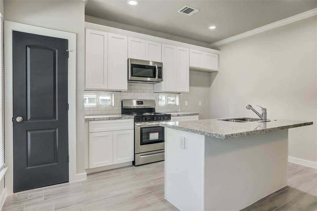 Houston, TX 77051,7919 Bowen ST #2