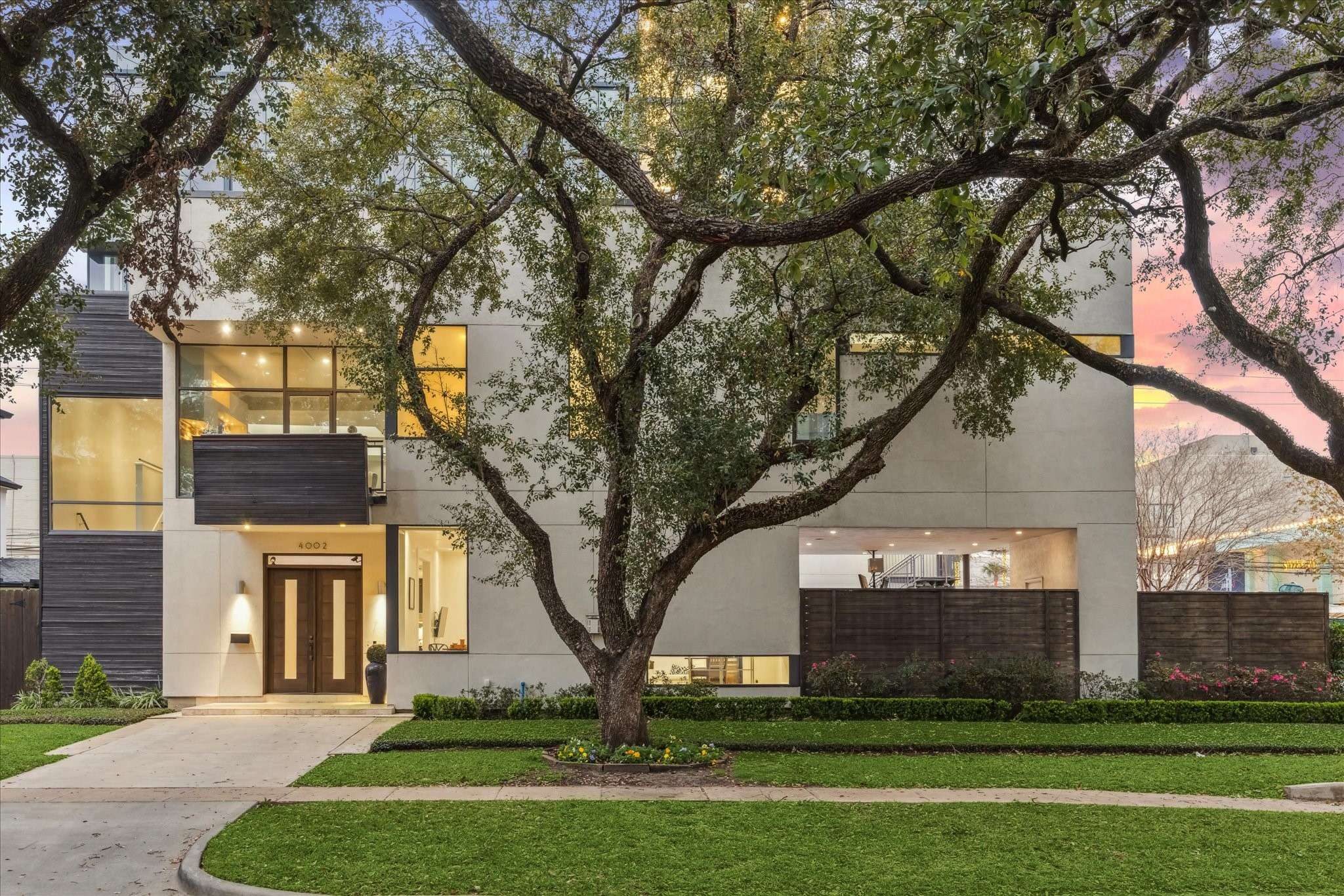 Houston, TX 77027,4002 Chatham LN