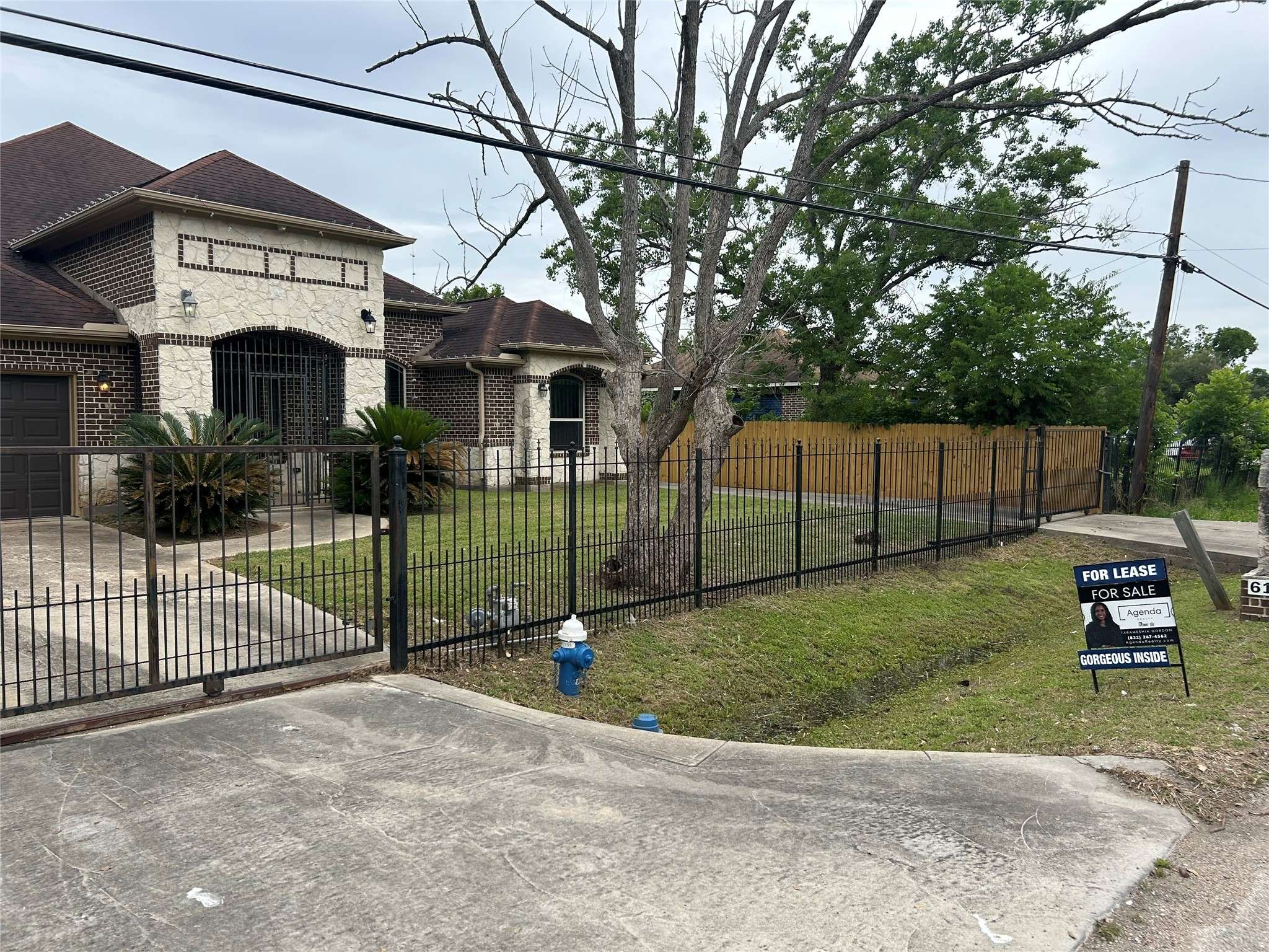 Houston, TX 77085,6118 Grapevine ST
