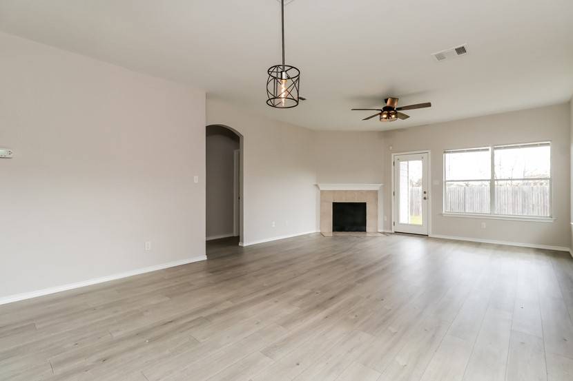 Manor, TX 78653,11817 Bastrop ST