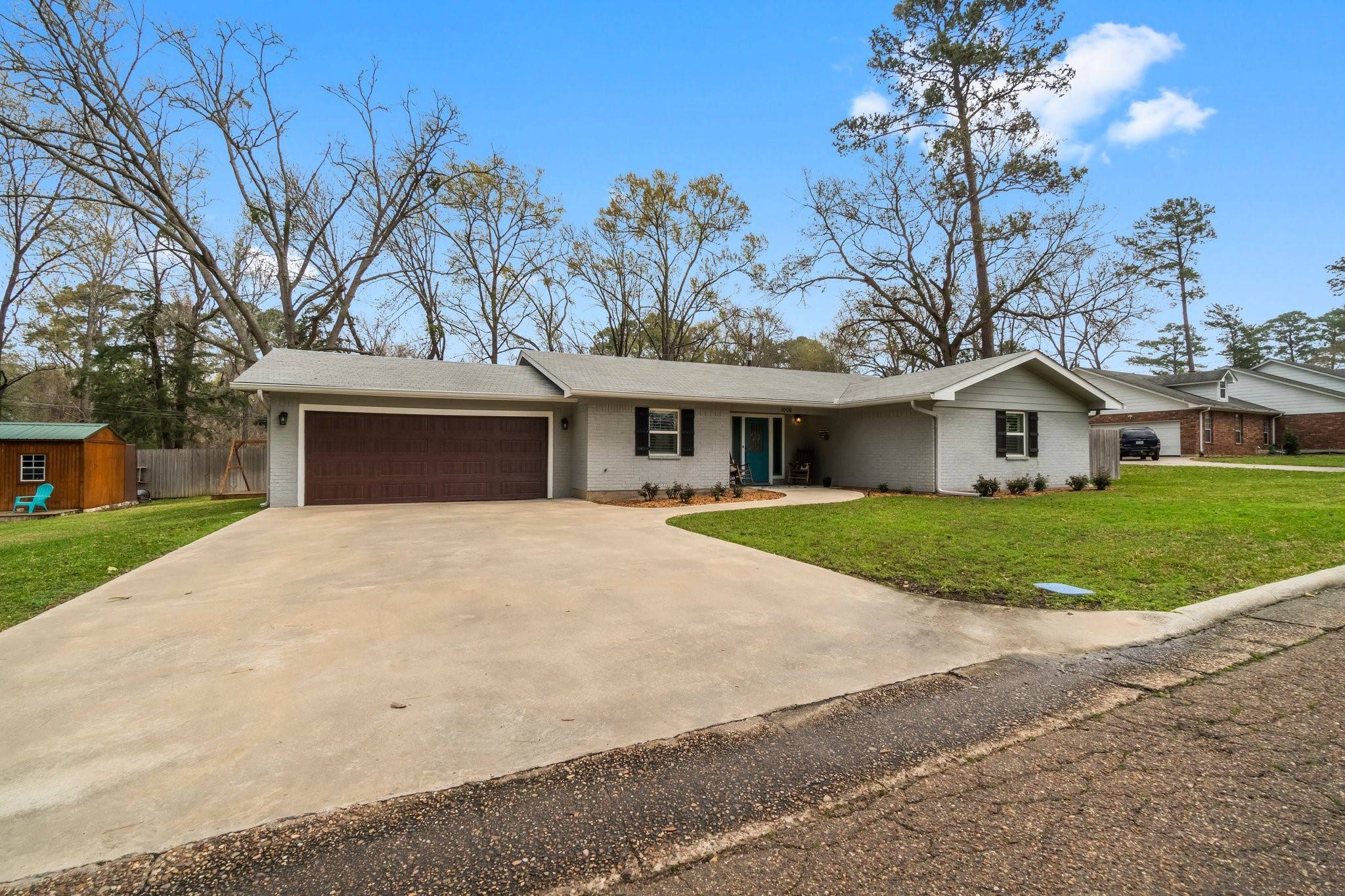 Livingston, TX 77351,1006 W Jones ST