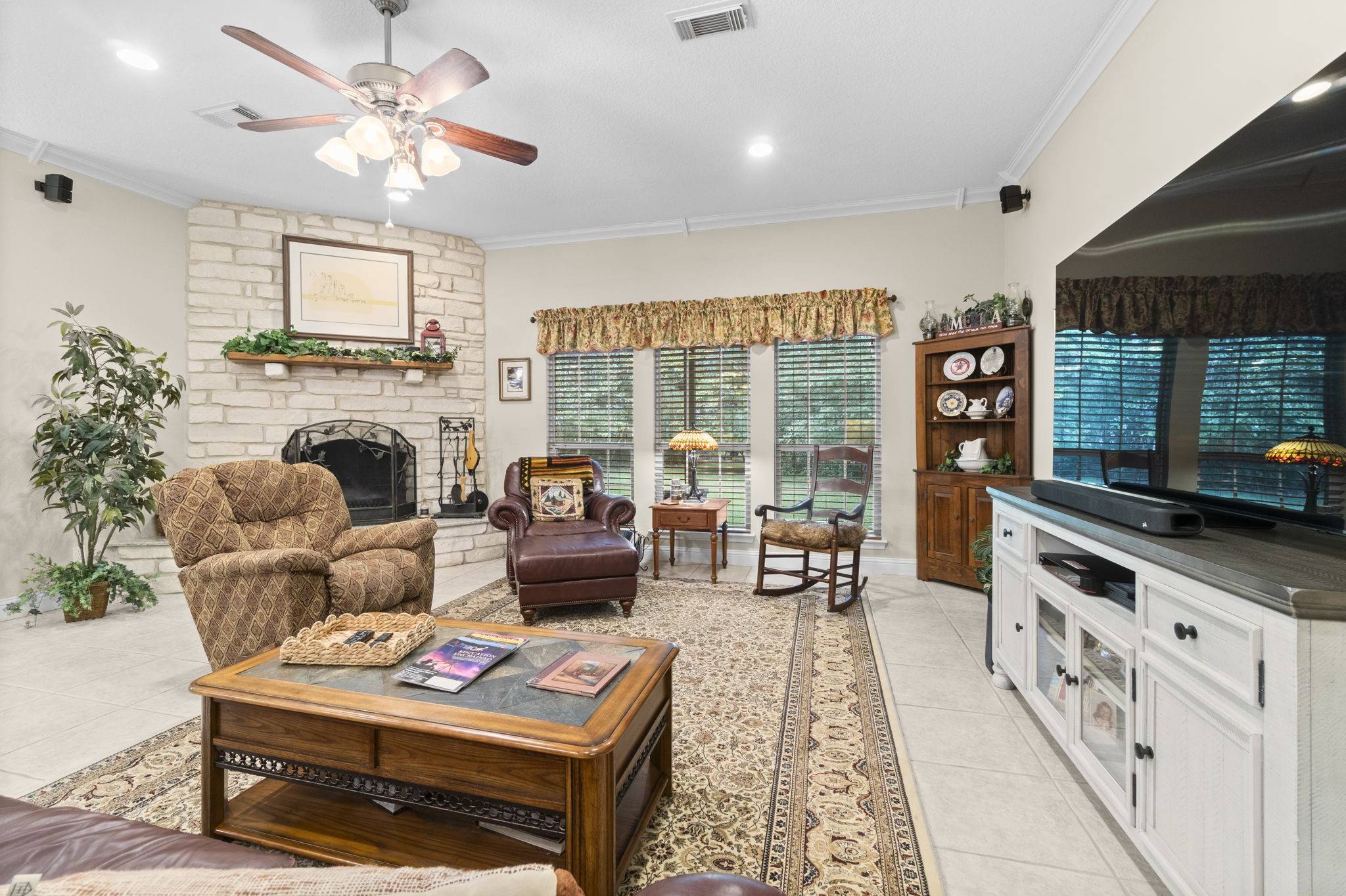 Livingston, TX 77351,375 Crestview DR