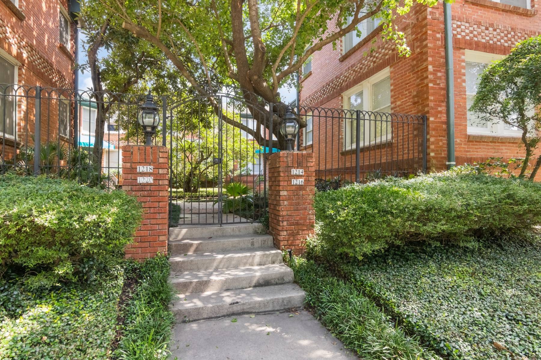 Houston, TX 77006,1214 Bartlett ST #17