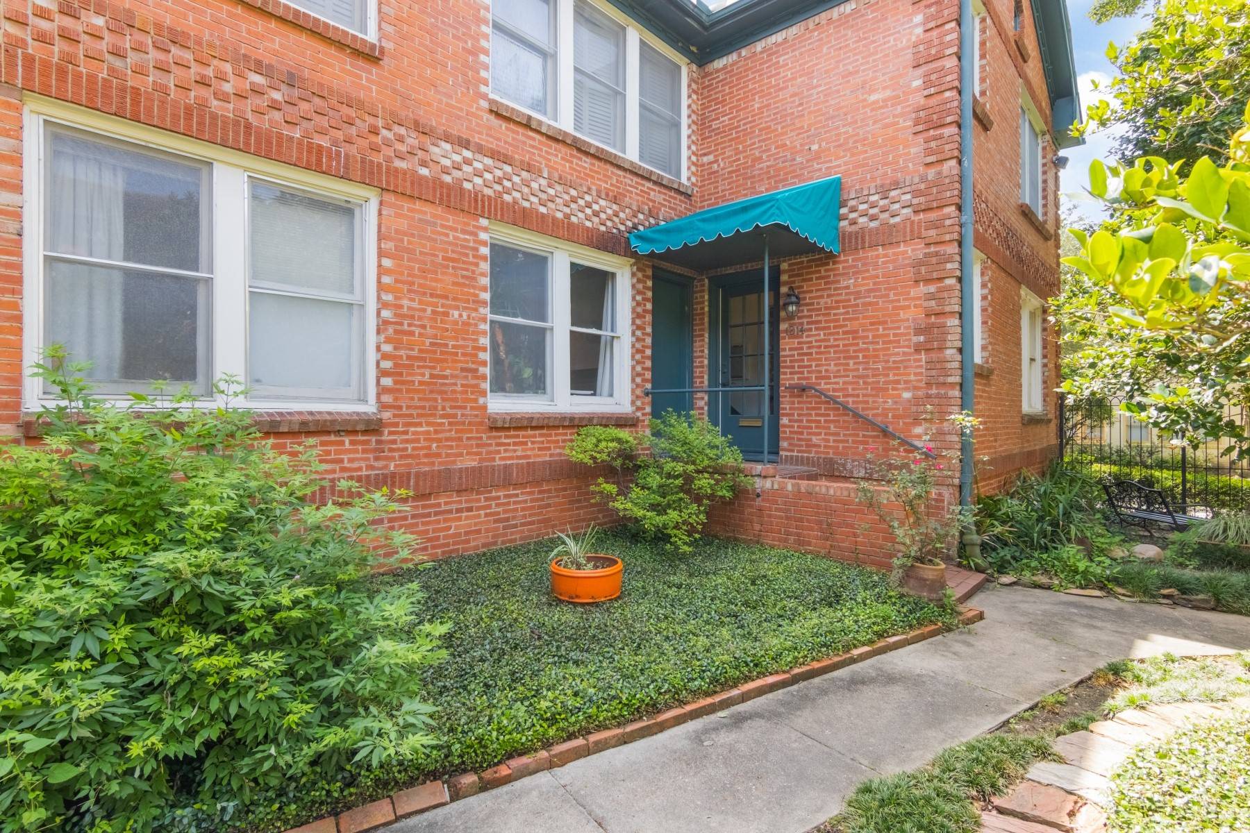 Houston, TX 77006,1214 Bartlett ST #17