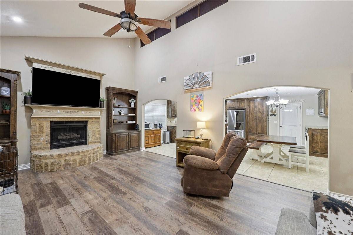 Bridge City, TX 77611,214 Fernwood ST