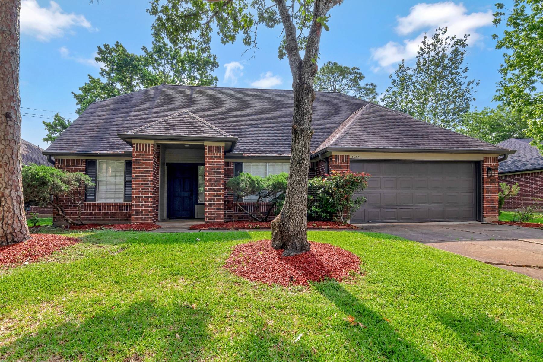 Friendswood, TX 77546,4935 Shady Oaks LN