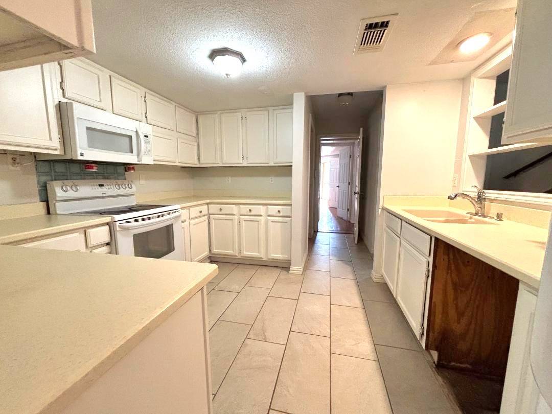 Brazoria, TX 77486,406 Bowie ST