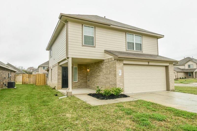 La Marque, TX 77568,902 Ember Wood CT