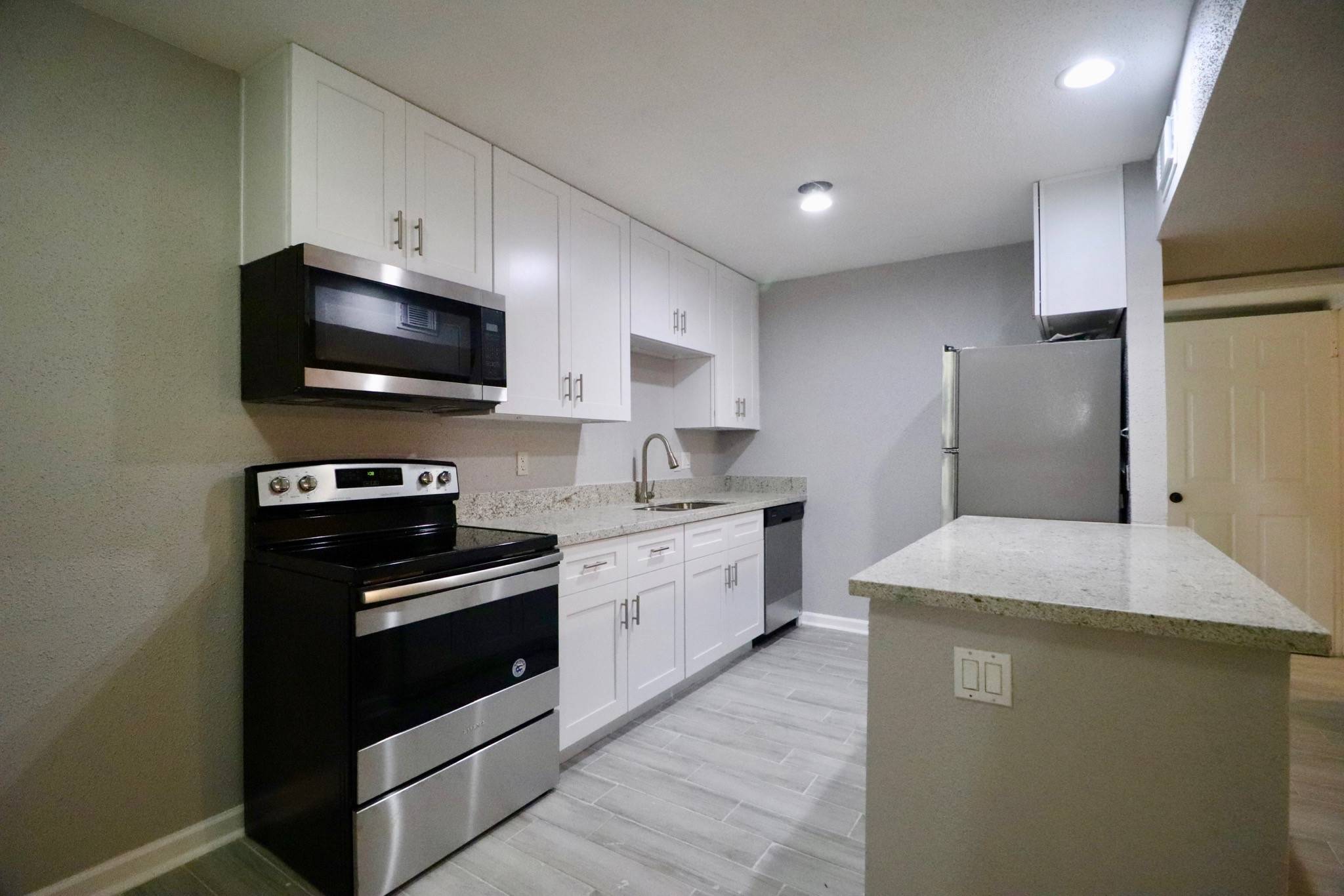 Houston, TX 77096,5929 Queensloch DR #235