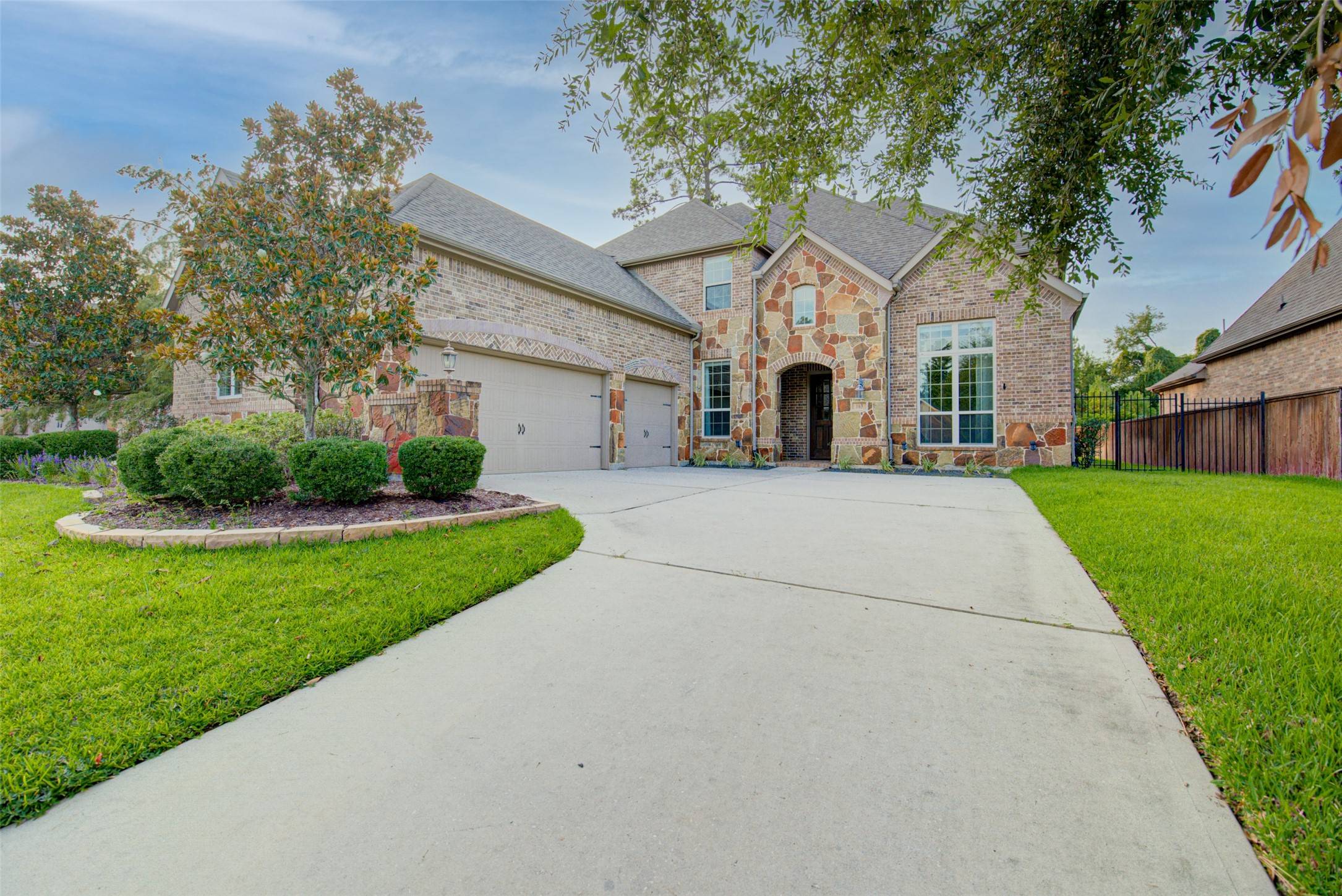 The Woodlands, TX 77354,163 N Almondell Way