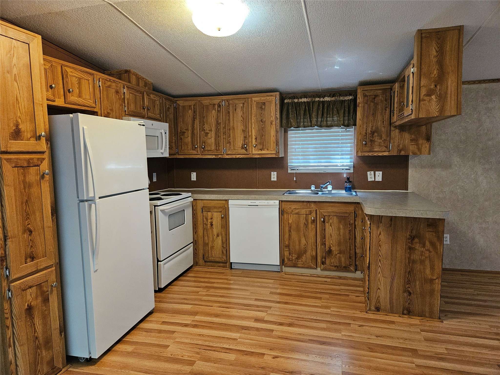 Cleveland, TX 77328,1324 South Walker RD S