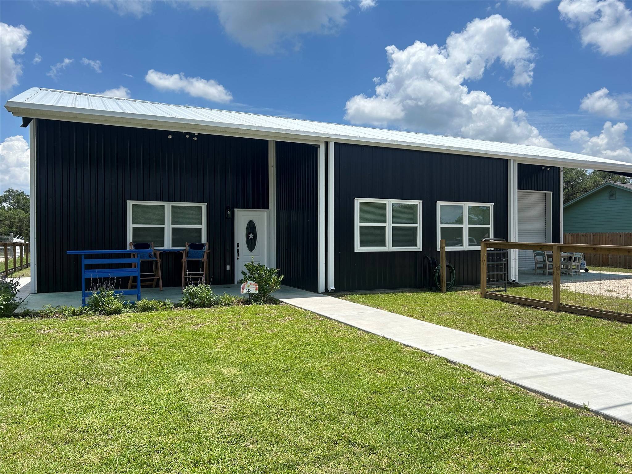 Sheridan, TX 77475,1318 US Highway 90a