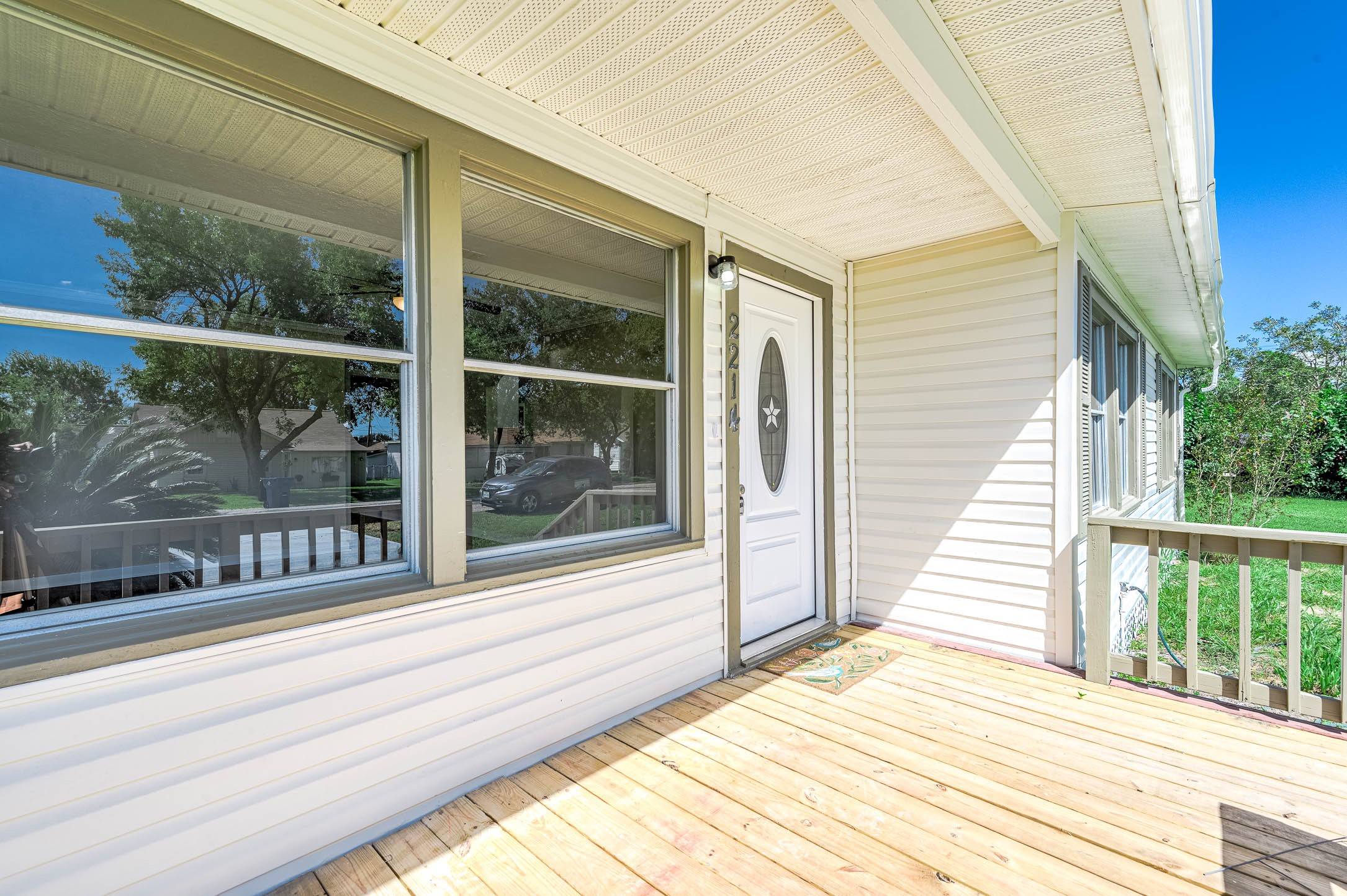 Texas City, TX 77590,2214 11th AVE N