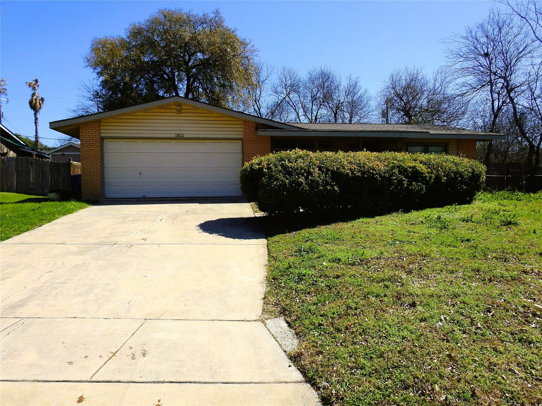 San Antonio, TX 78228,5402 Colebrook DR