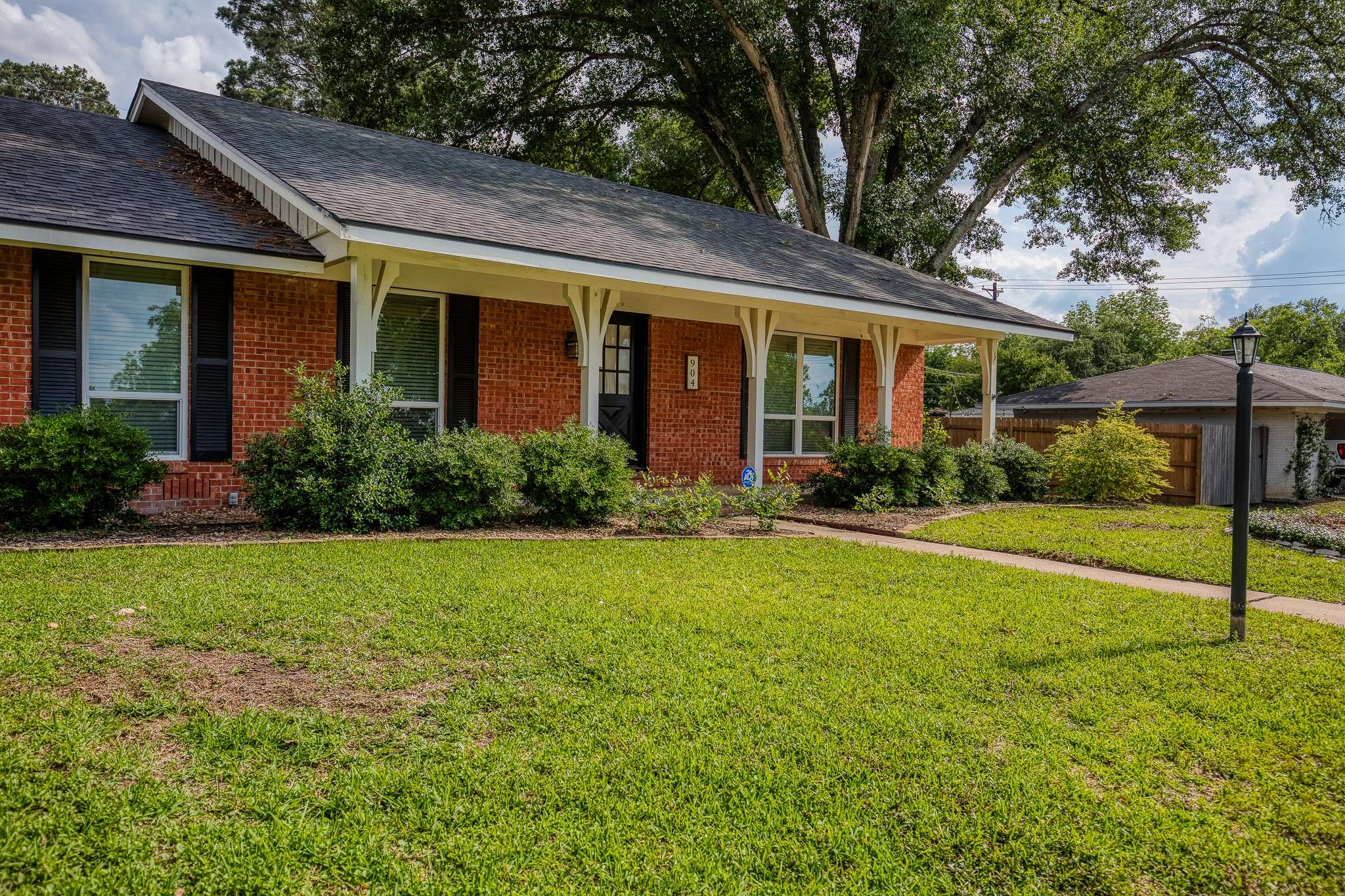 Brenham, TX 77833,904 Mae WAY